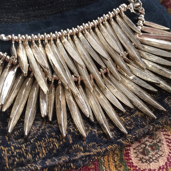 SLATE Gold Flair Necklace - Picture 3 of 6